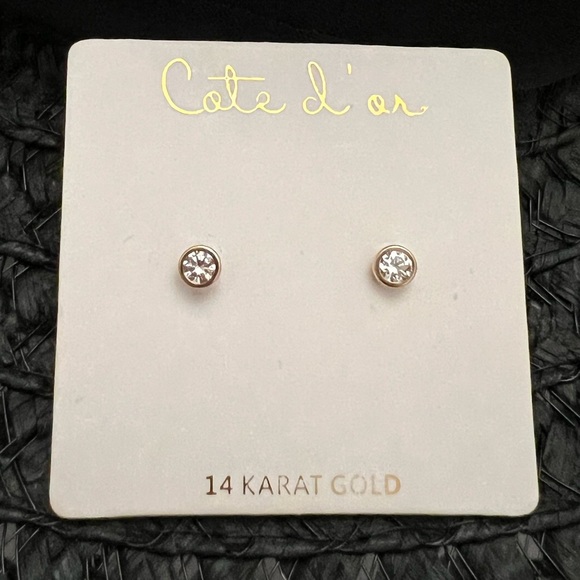 cote d’or Jewelry - 14K Yellow Gold Bezel set Diamond stud earrings